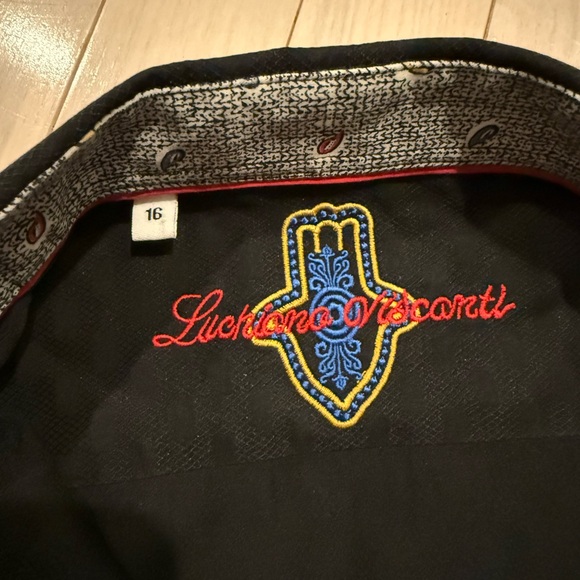 Boys Robert Graham black button down - Picture 3 of 3